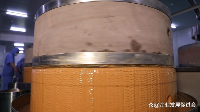销量第一”的背后 百年老字号凭何征服消费者pg电子免费试玩模拟器六必居二八酱“全国(图4)